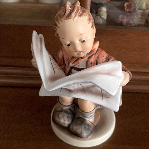 Hummel Other - 🖤TM6 ‘Latest News’ Hummel Goebel #184